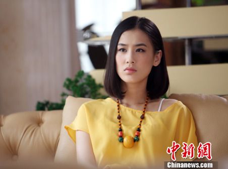 黄圣依携手赵本山打造喜剧时髦装扮引追捧(图)